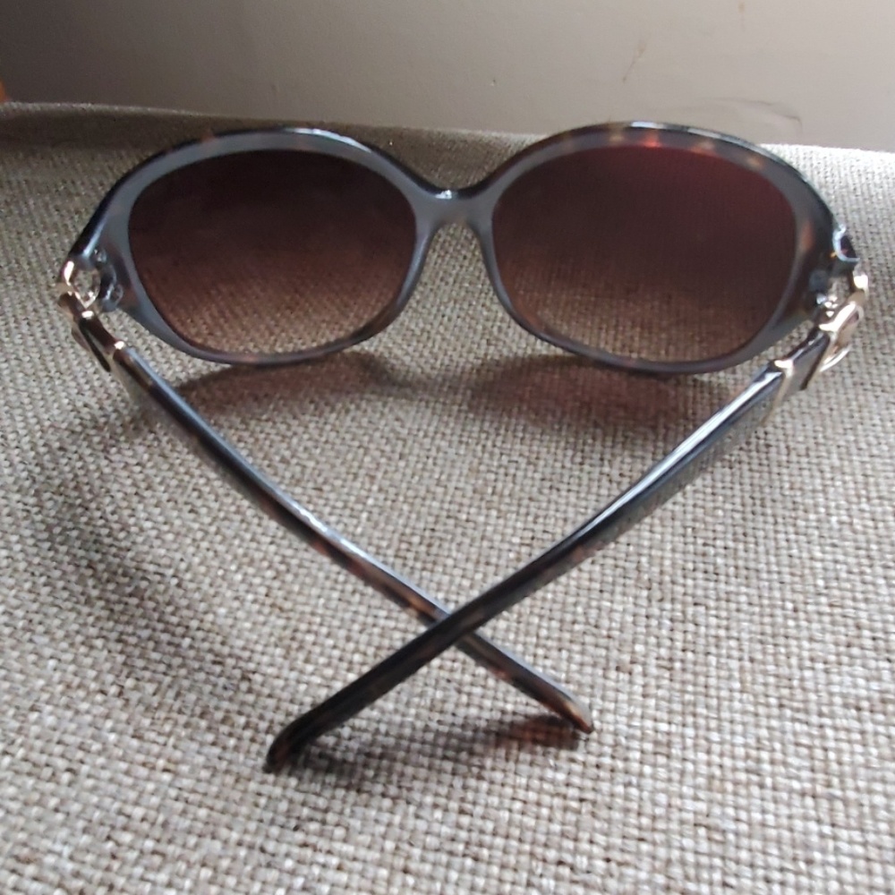 Tahari Brown Tortoise Sunglasses - Picture 4 of 8